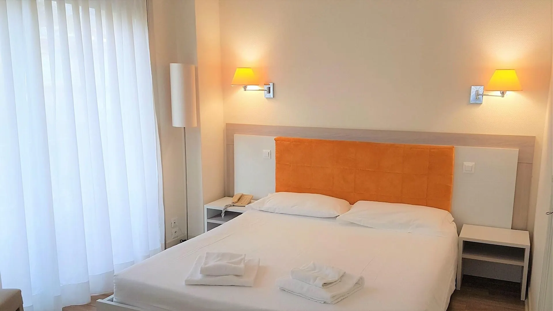 Hotel Le Dauphin Menton 3*,  France