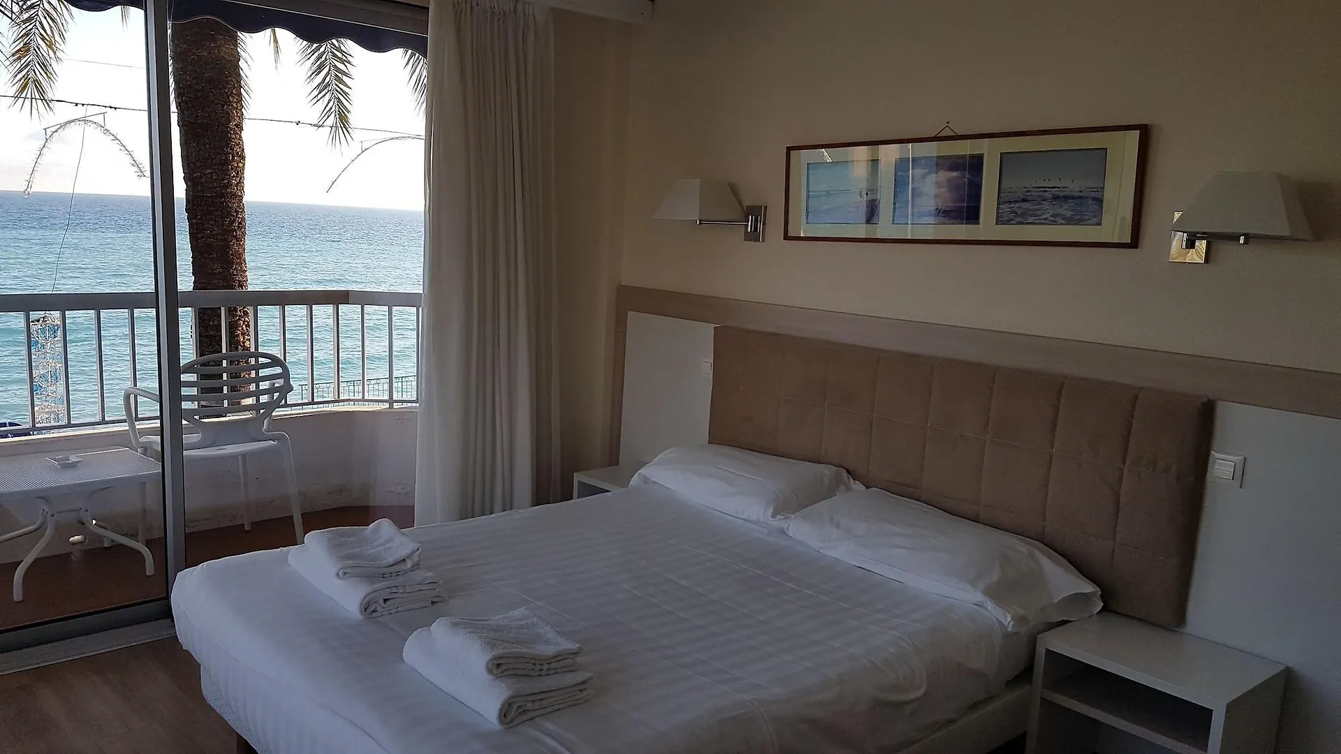 ***  Hotel Le Dauphin Menton France