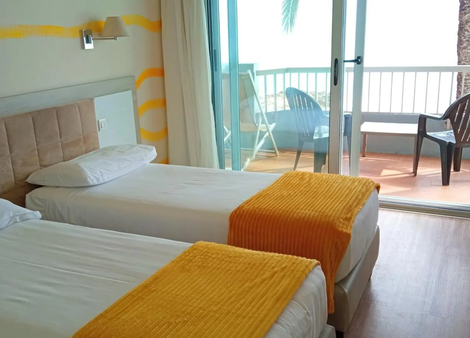 ***  Hotel Le Dauphin Menton France