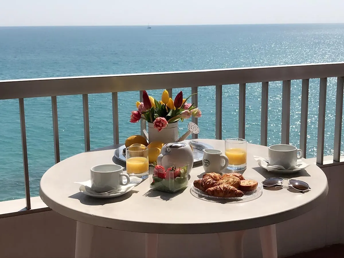 Hotel Le Dauphin Menton 3*,