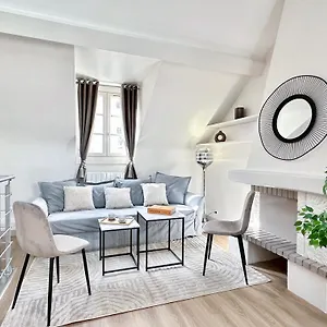 https://saint-germain-des-pres-amazing-duplex.fr-paris.fr
